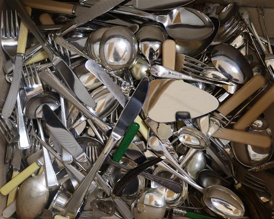 A quantity of silver plate and silver plated cutlery